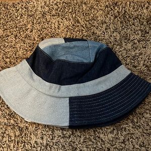 Colorblock bucket hat